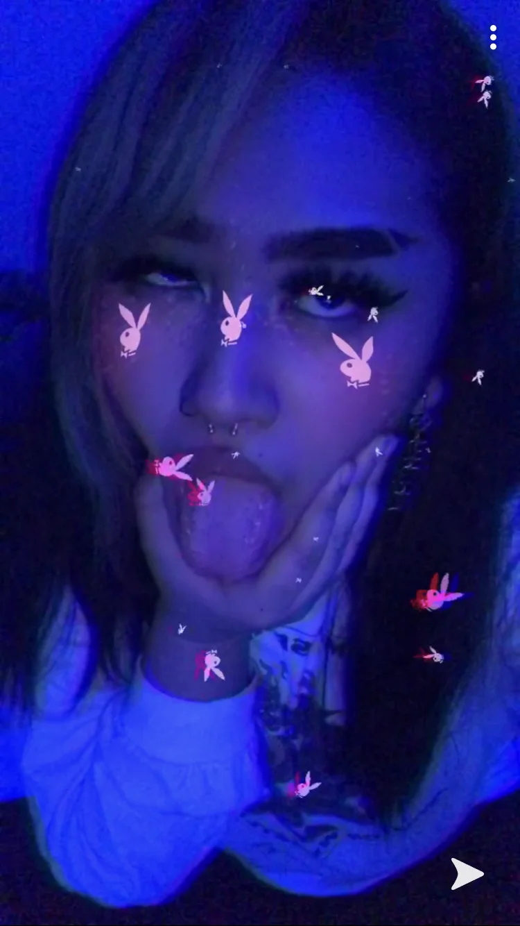 𝖁𝖆𝖑𝖊𝖗𝖎𝖊 𝕽𝖔𝖙𝖙𝖊𝖓 drop preview