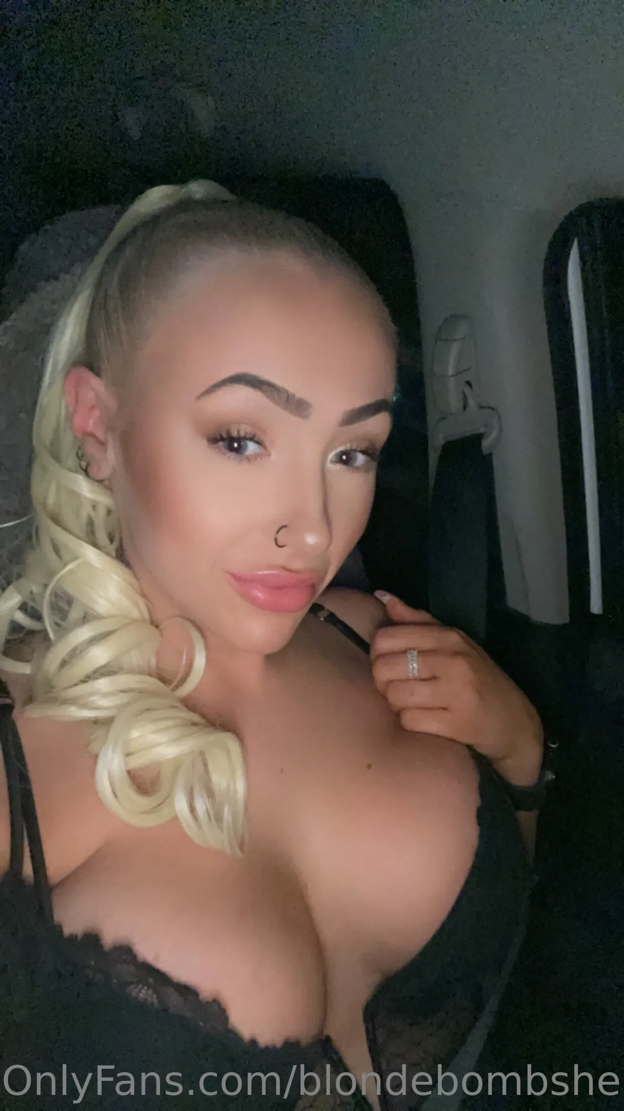 Blondebombshell198 photo #15