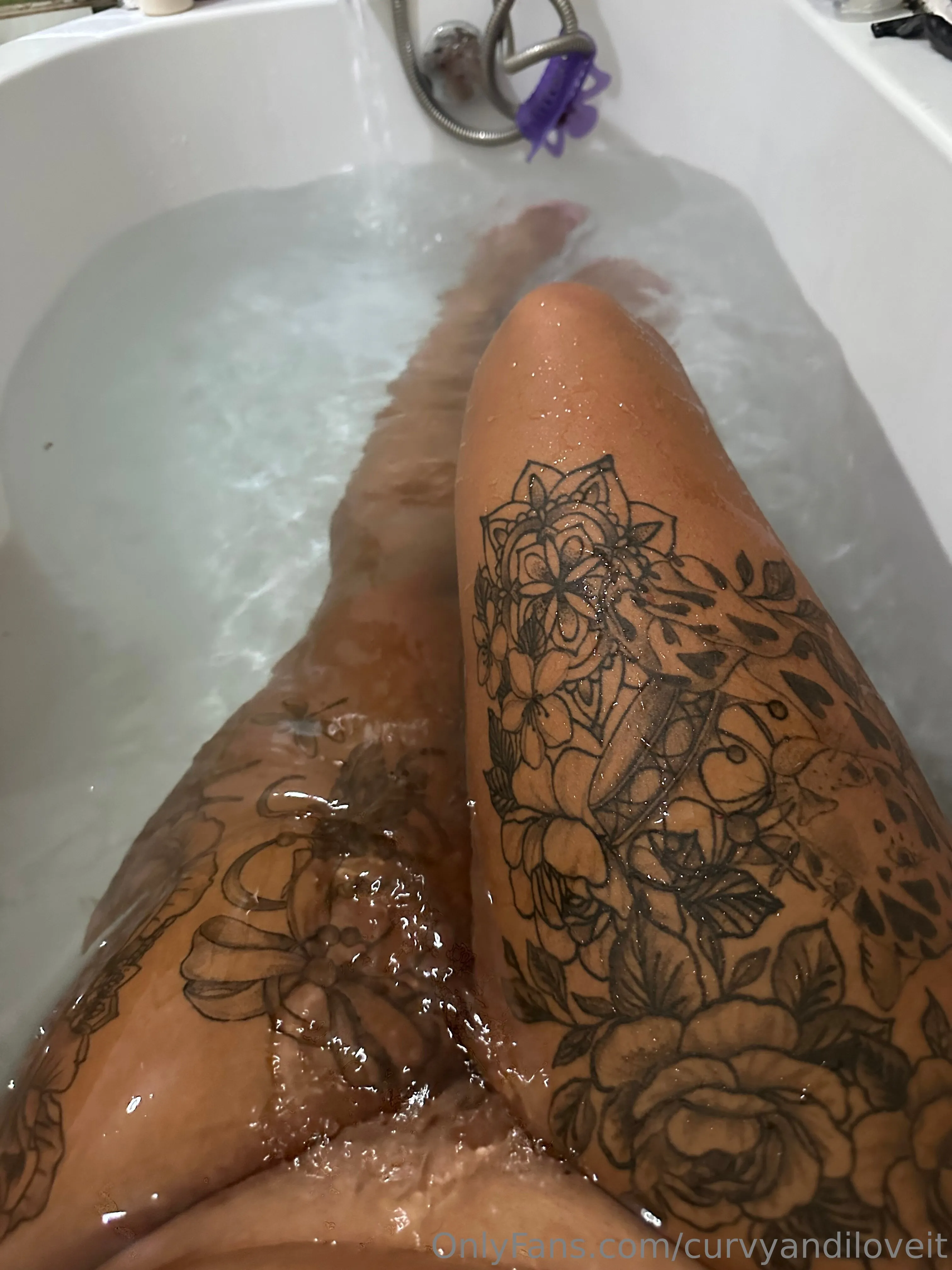 Curves and she loves them 🫶 photo #15