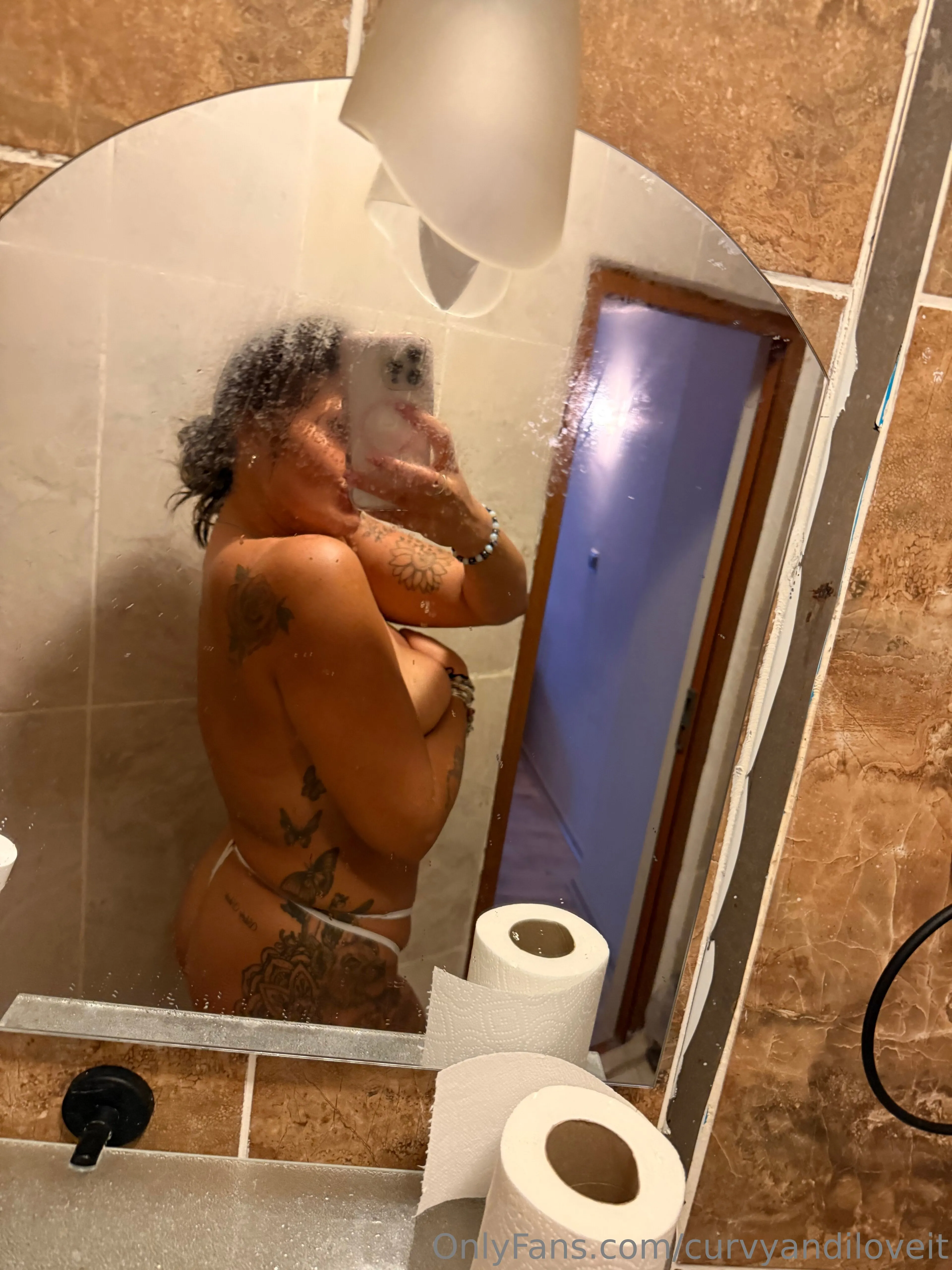 Curves and she loves them 🫶 photo #10