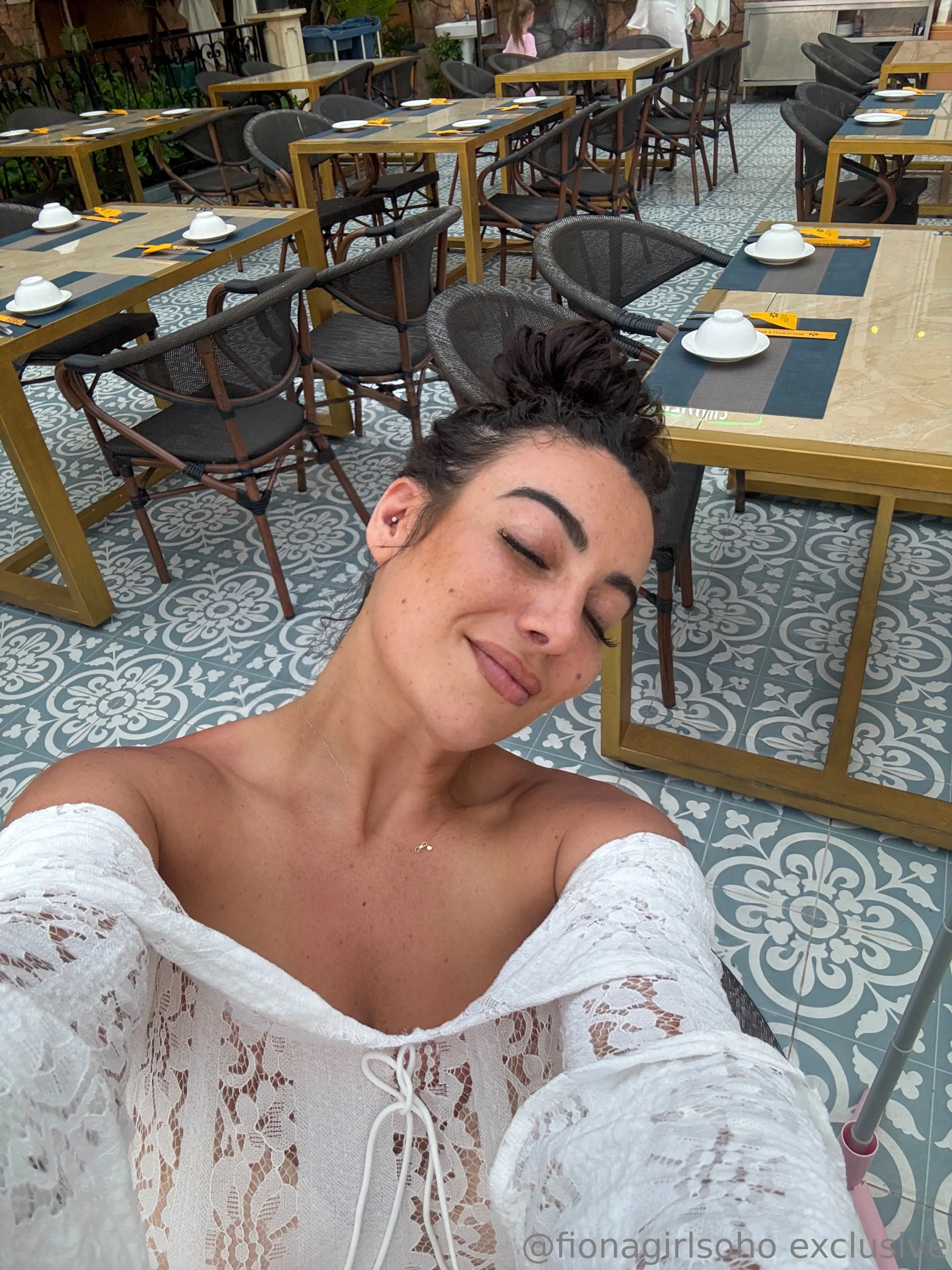 FionaGirlSoho photo #36