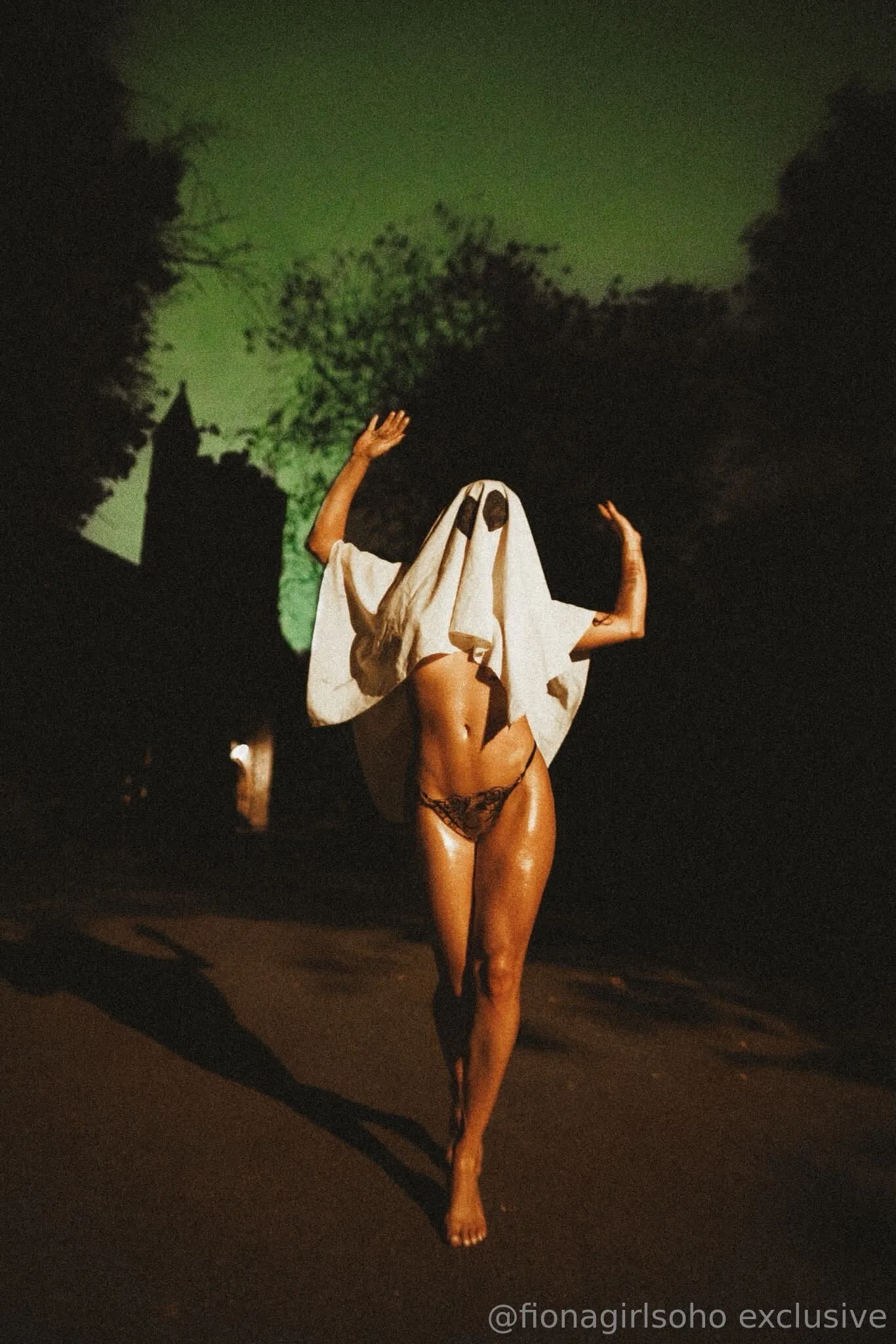 FionaGirlSoho photo #4