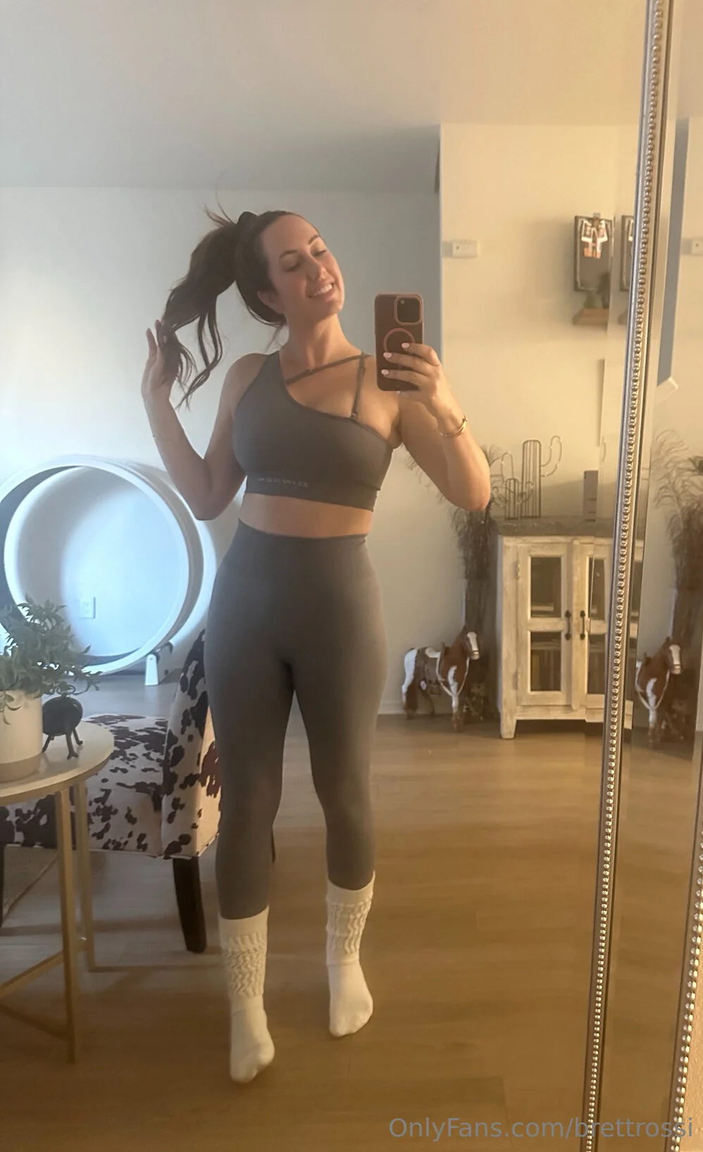 Brett Rossi photo #6