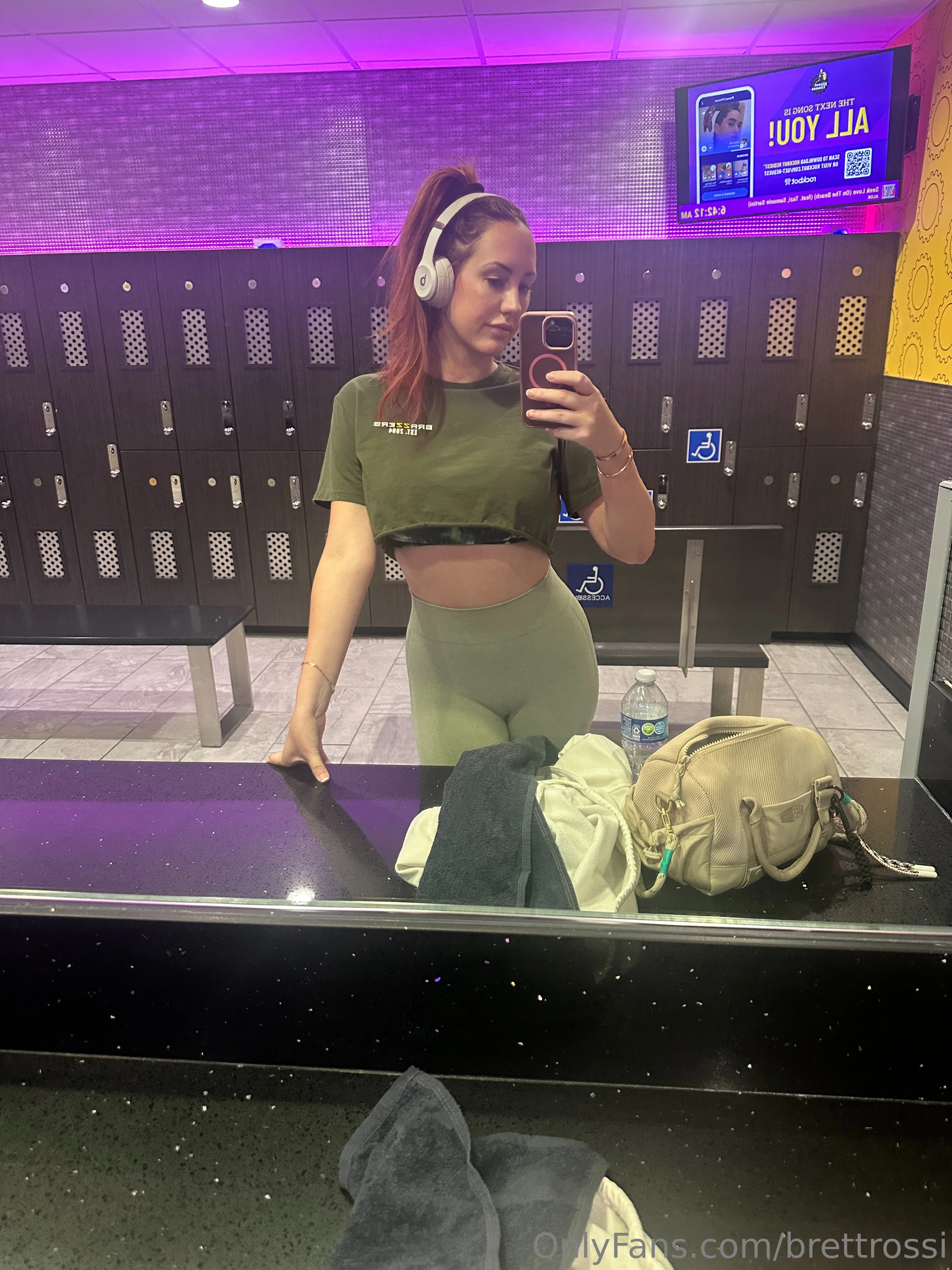 Brett Rossi photo #4