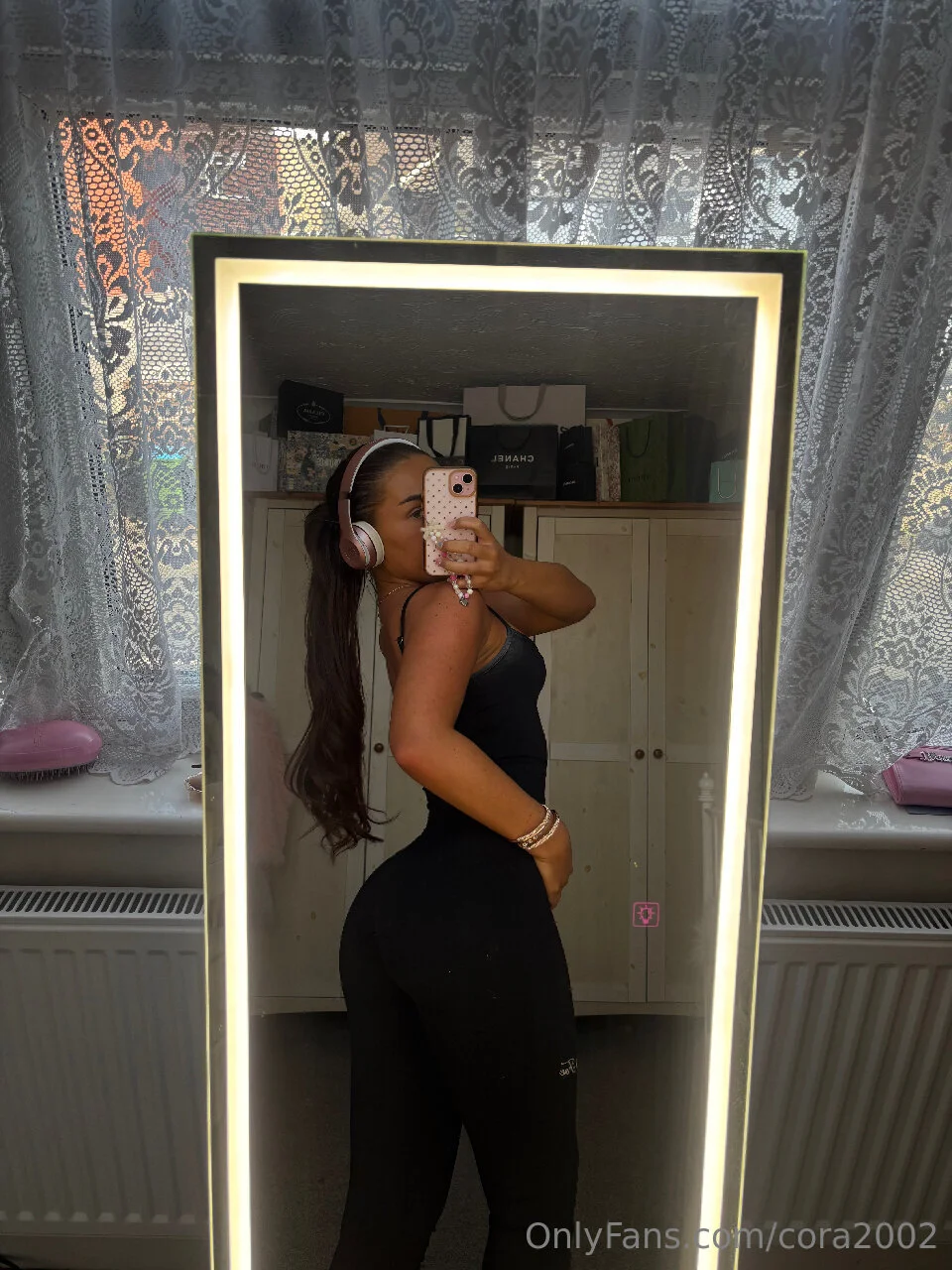 Cora | 4'9 photo #25