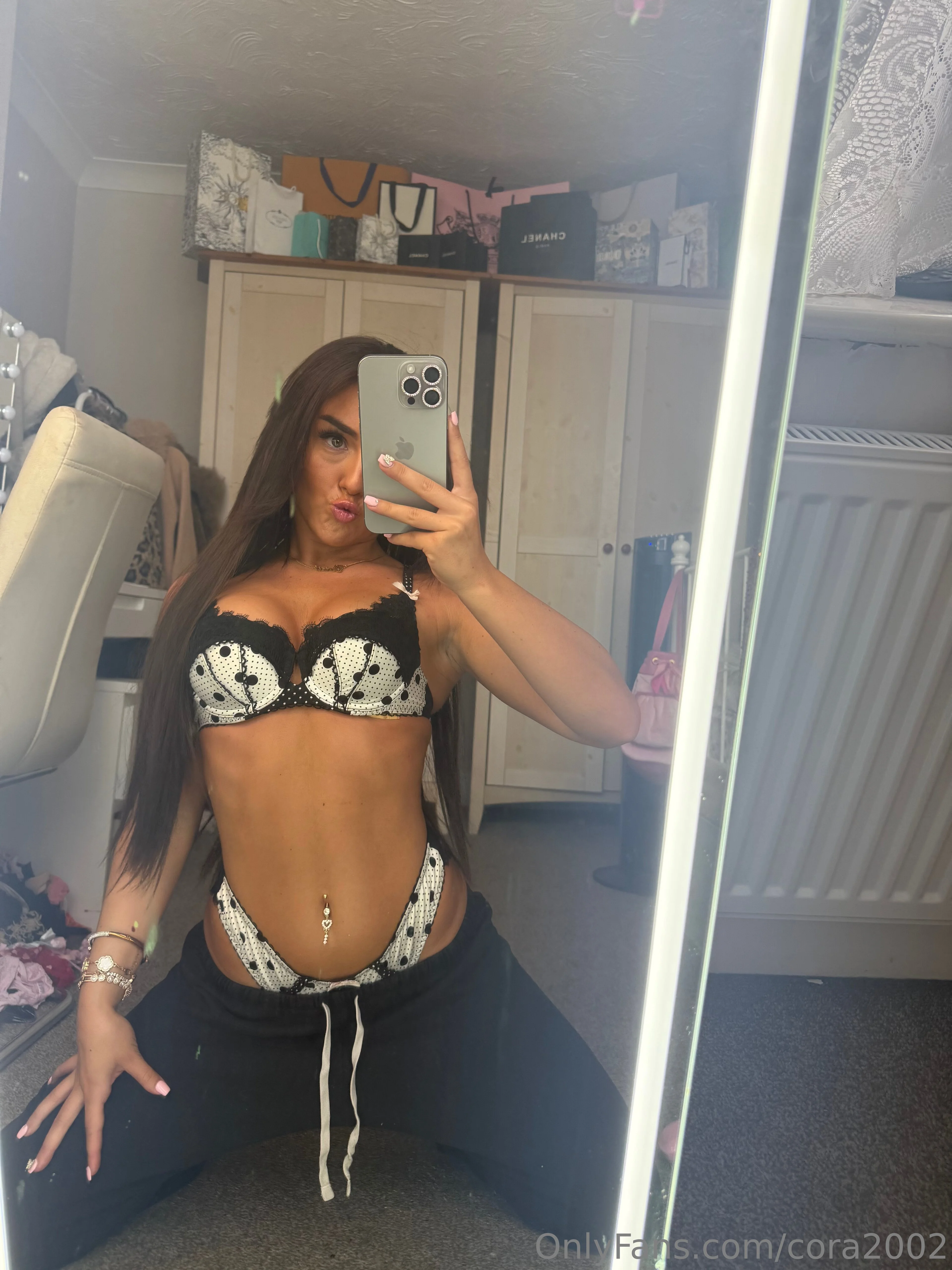 Cora | 4'9 photo #19