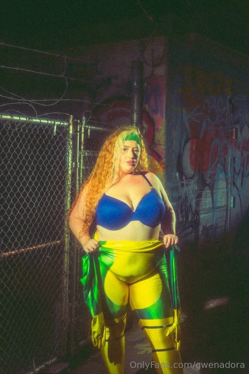 Gwen Adora photo #41