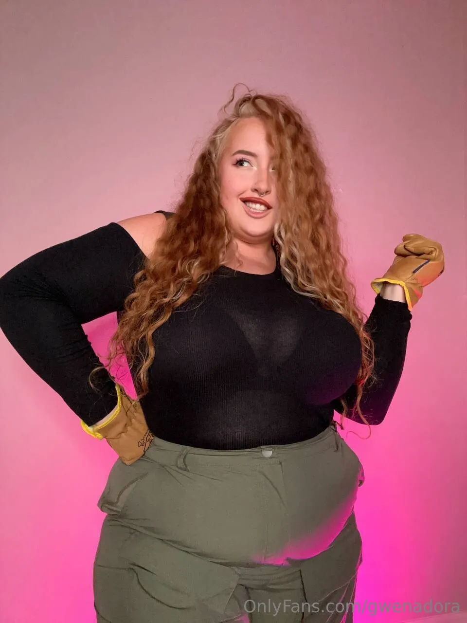 Gwen Adora photo #24