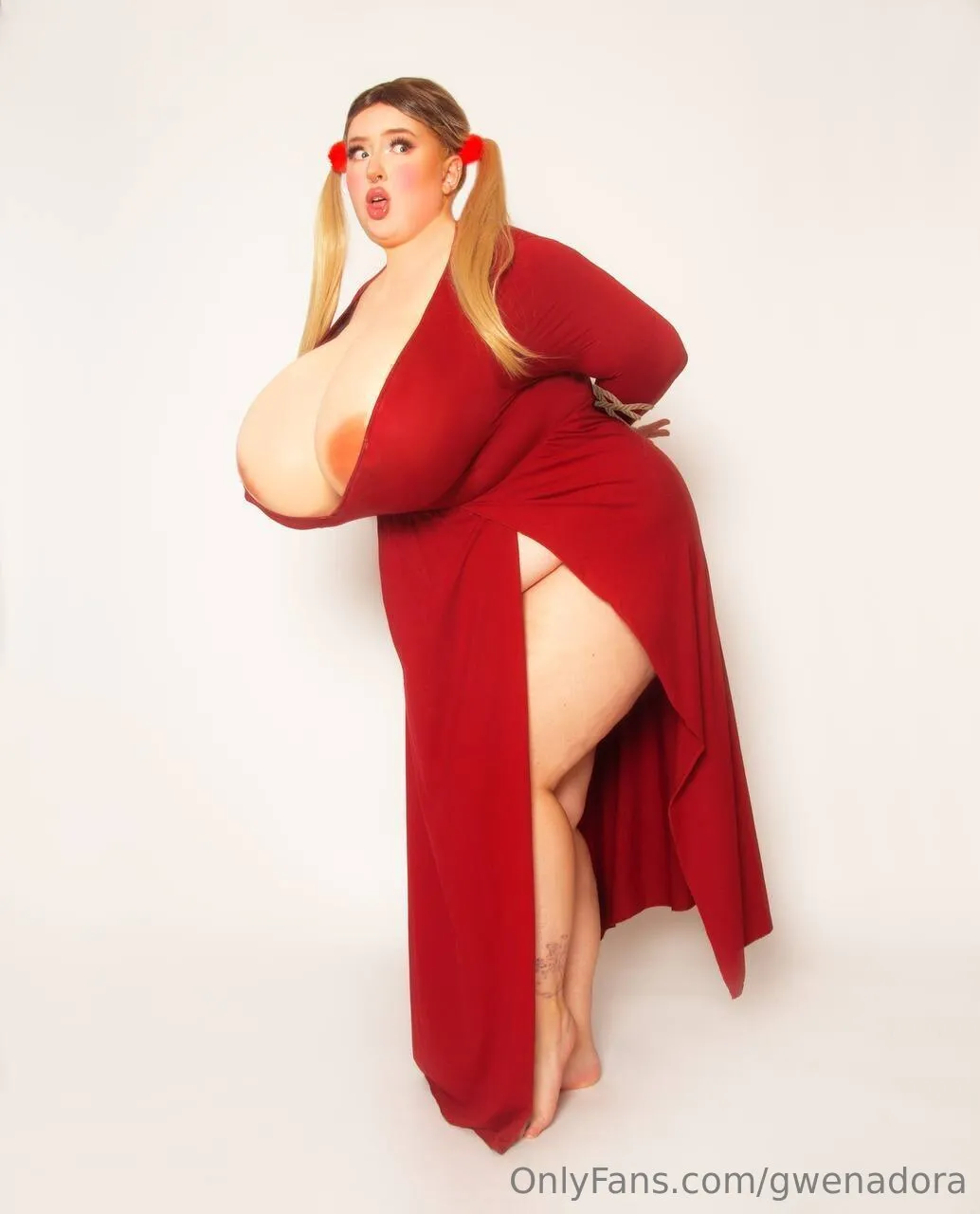 Gwen Adora photo #21