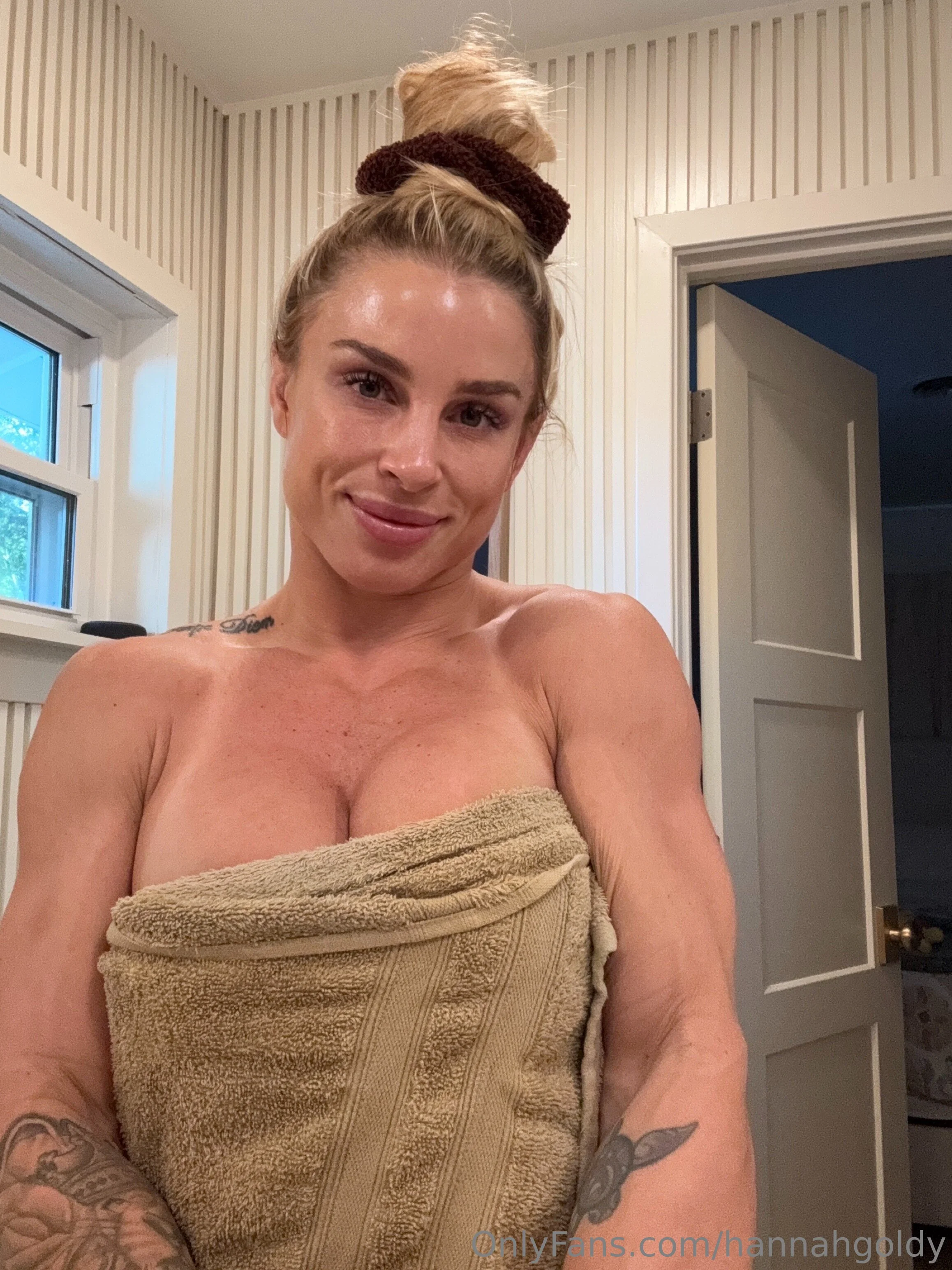 Hannah Goldy photo #9