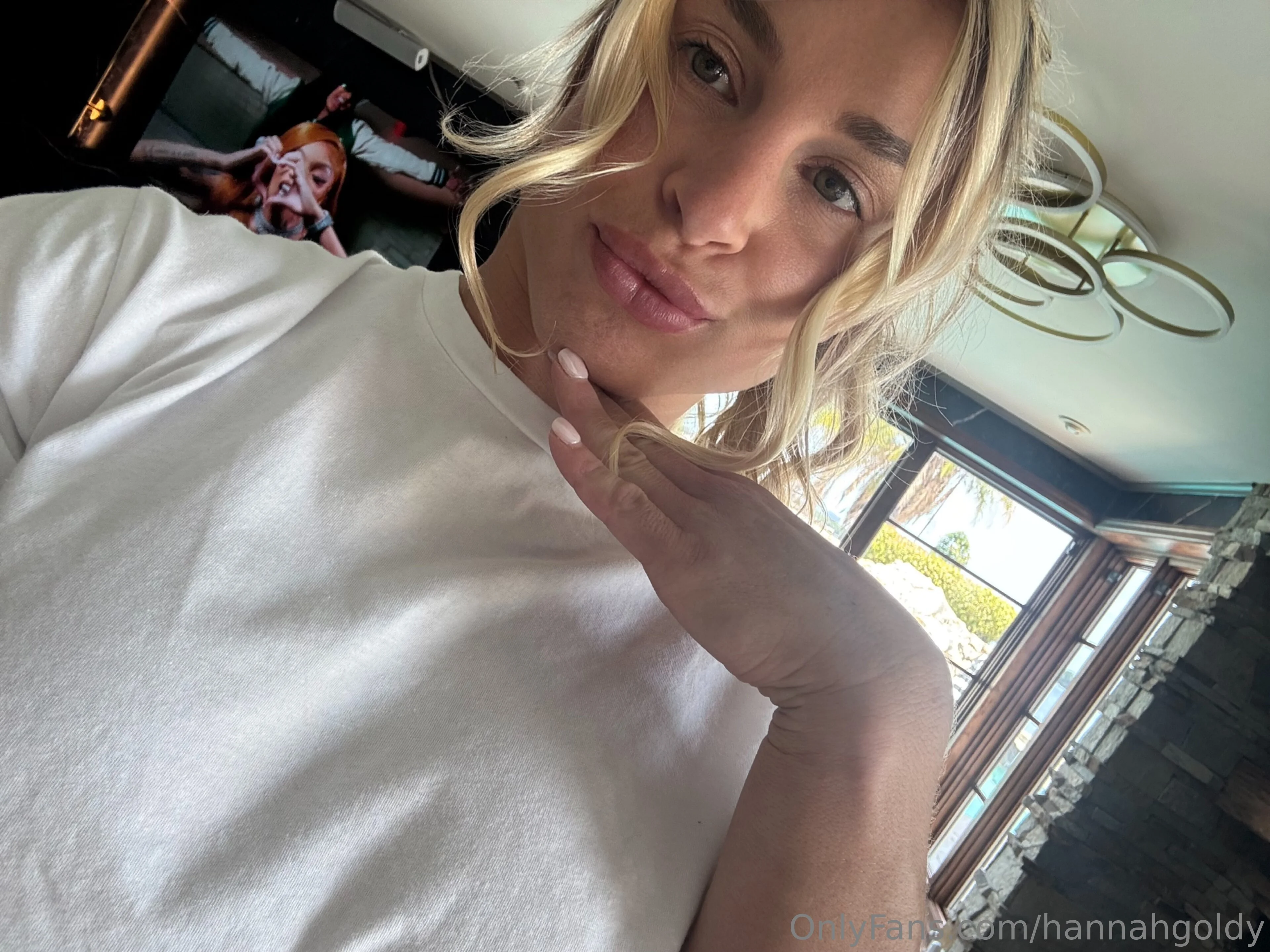 Hannah Goldy photo #6