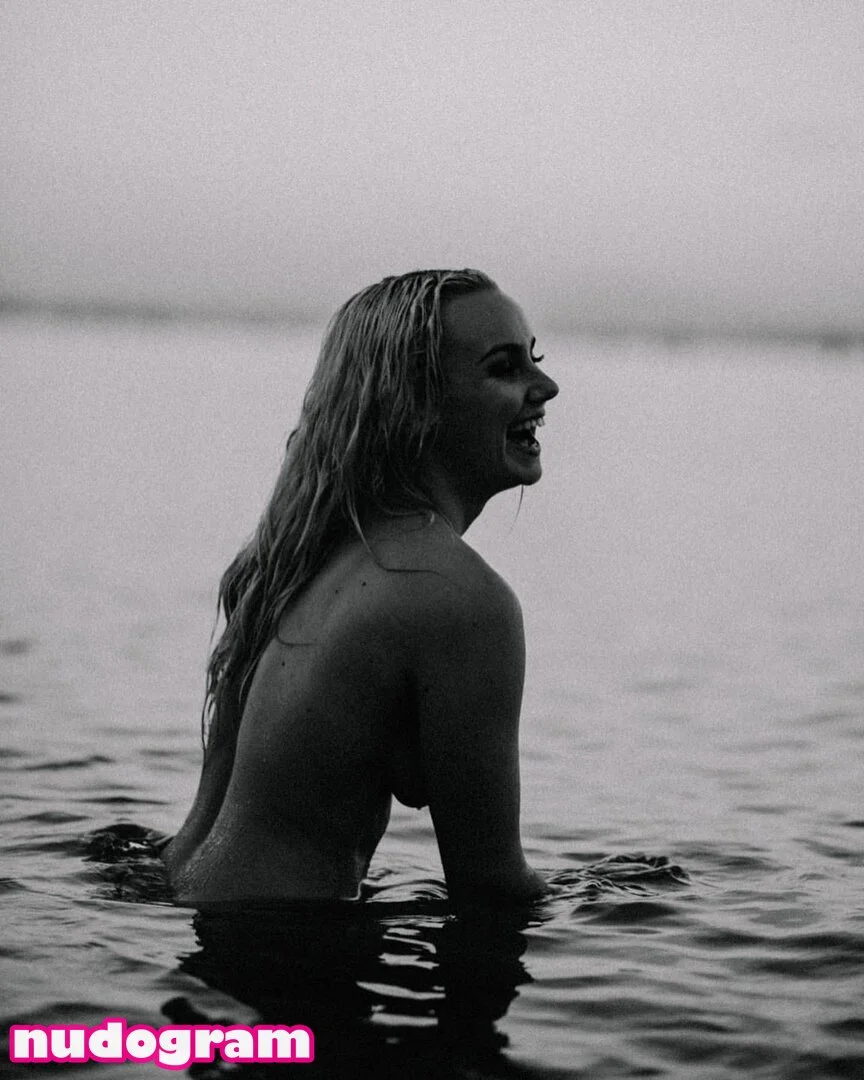 Mikalah Burgess photo #1