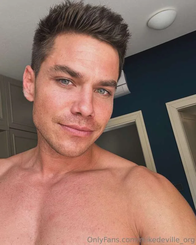 Mike DeVille photo #8