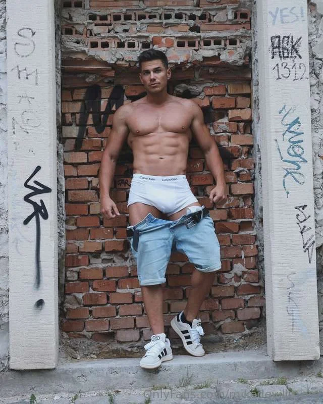 Mike DeVille photo #2