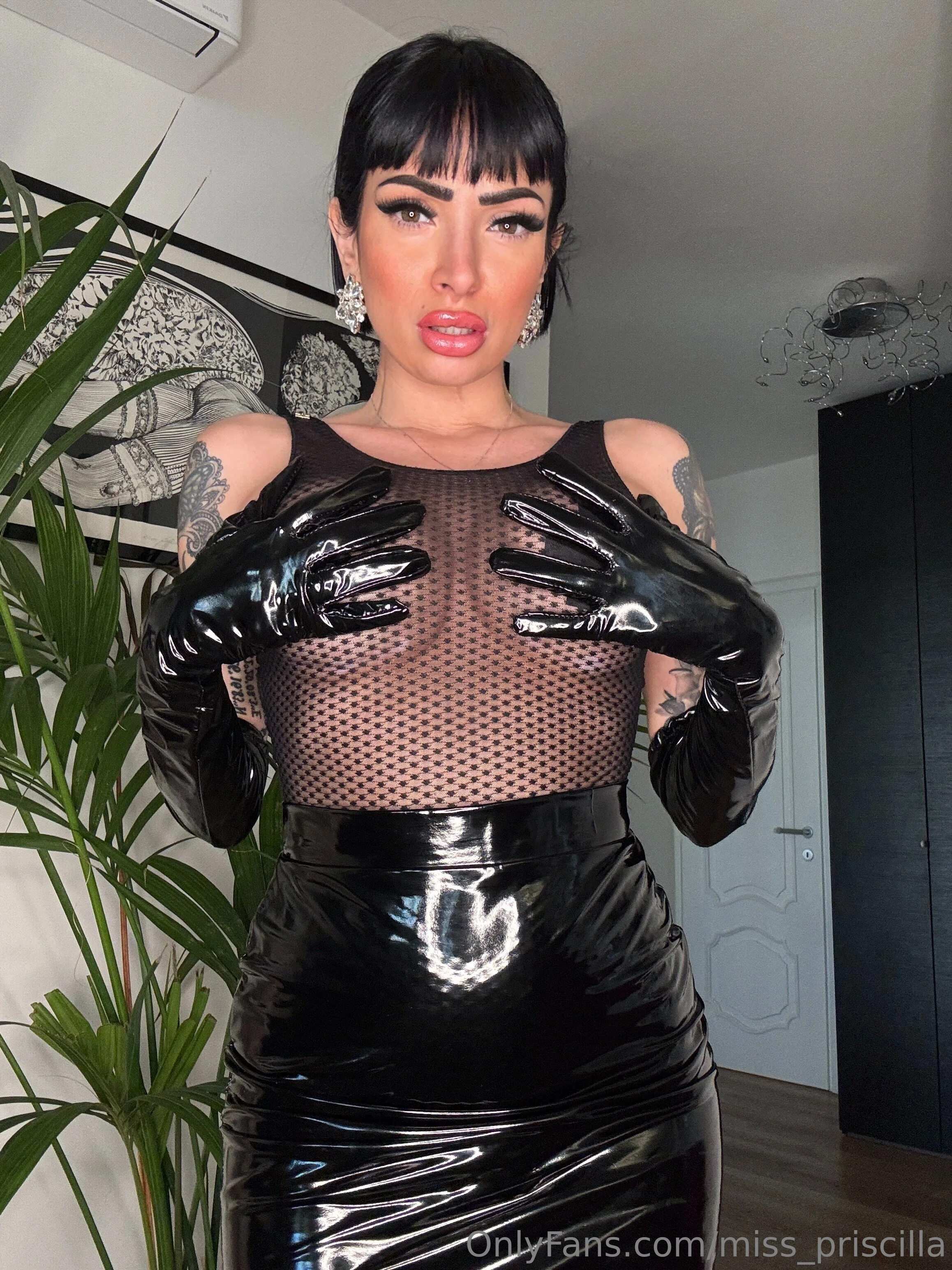 Mistress Priscilla photo #14