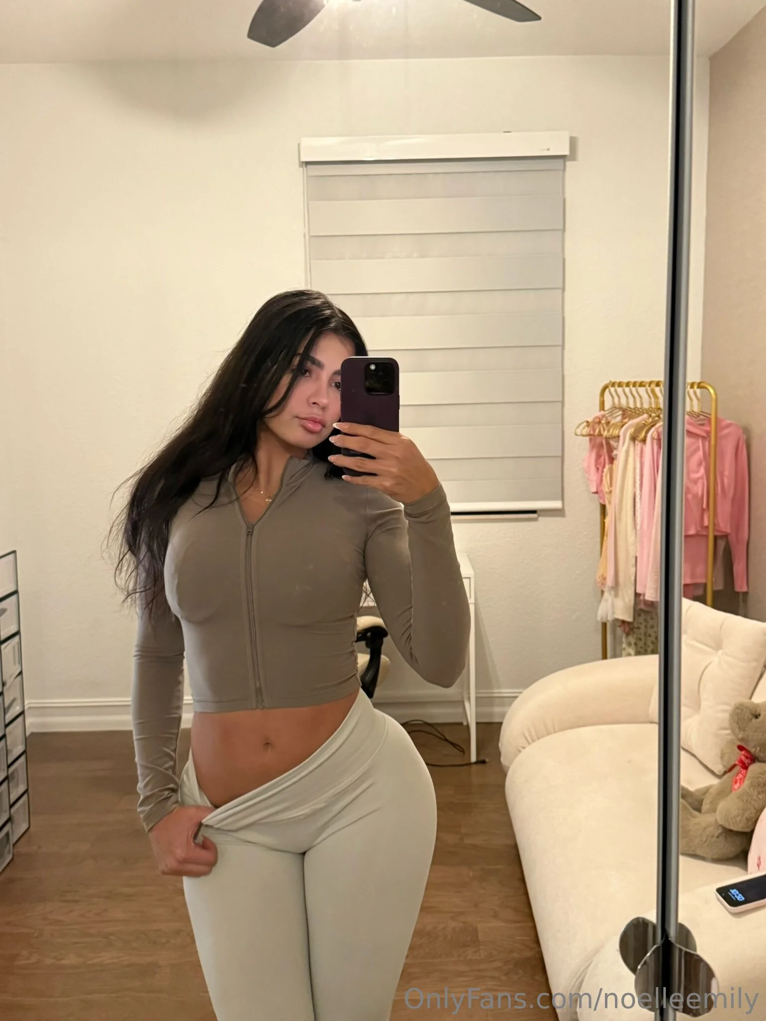 Noelle Emily photo #27