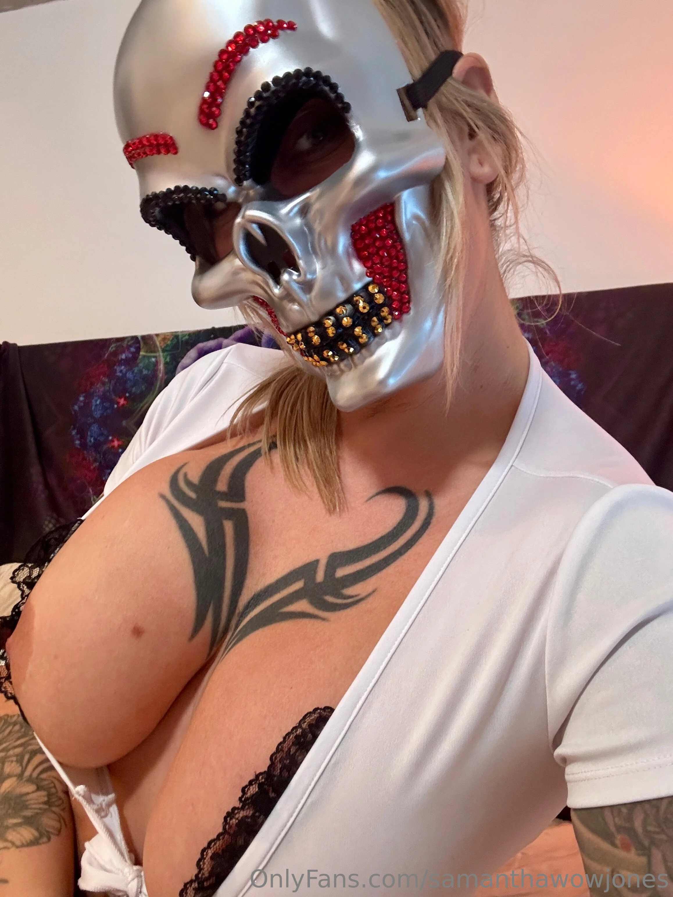 Samantha Jones photo #35