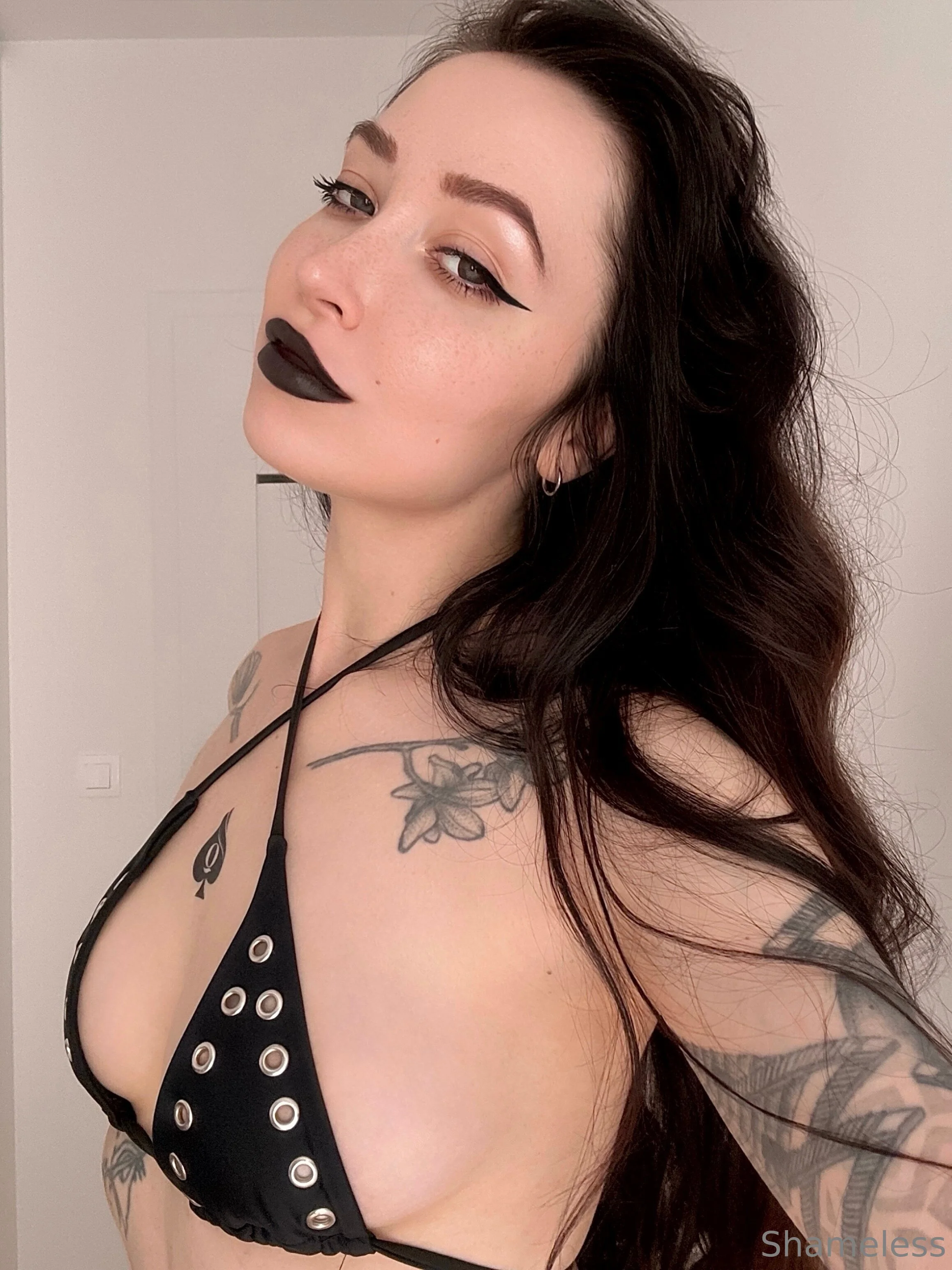 Shameless SG photo #47