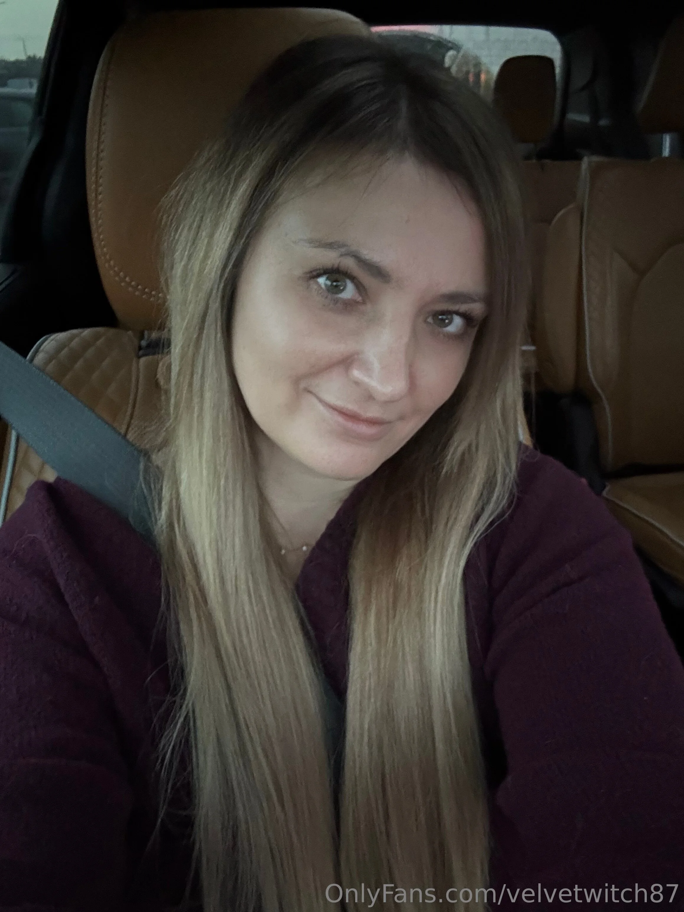 VelvetWitch photo #3