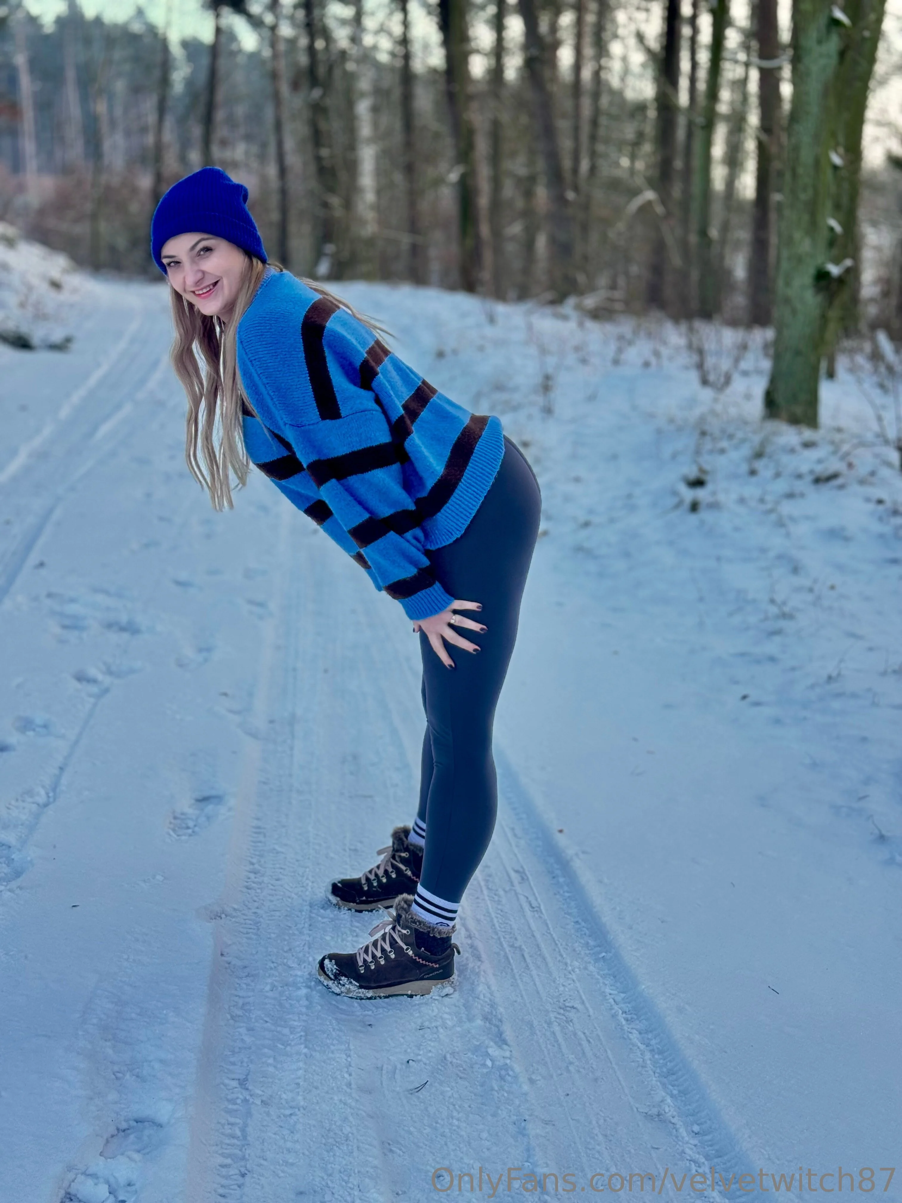 VelvetWitch photo #1