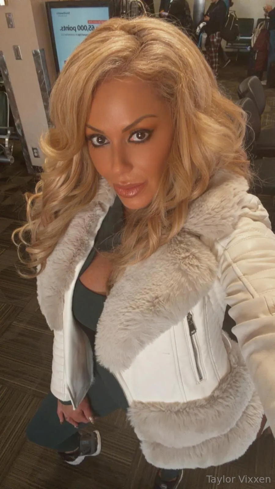 Taylor Vixxen photo #16