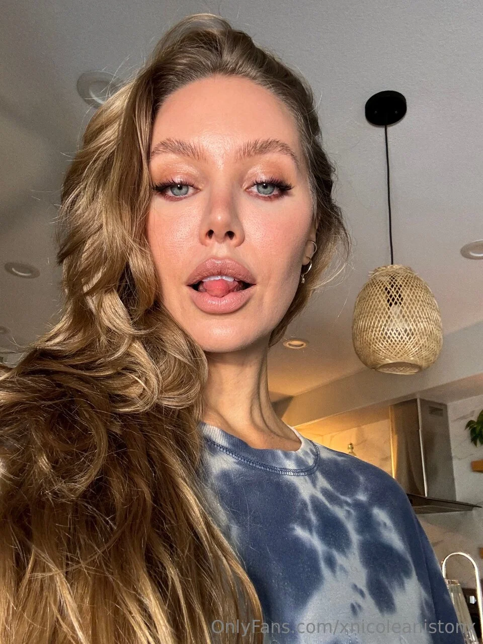 Nicole Aniston photo #60