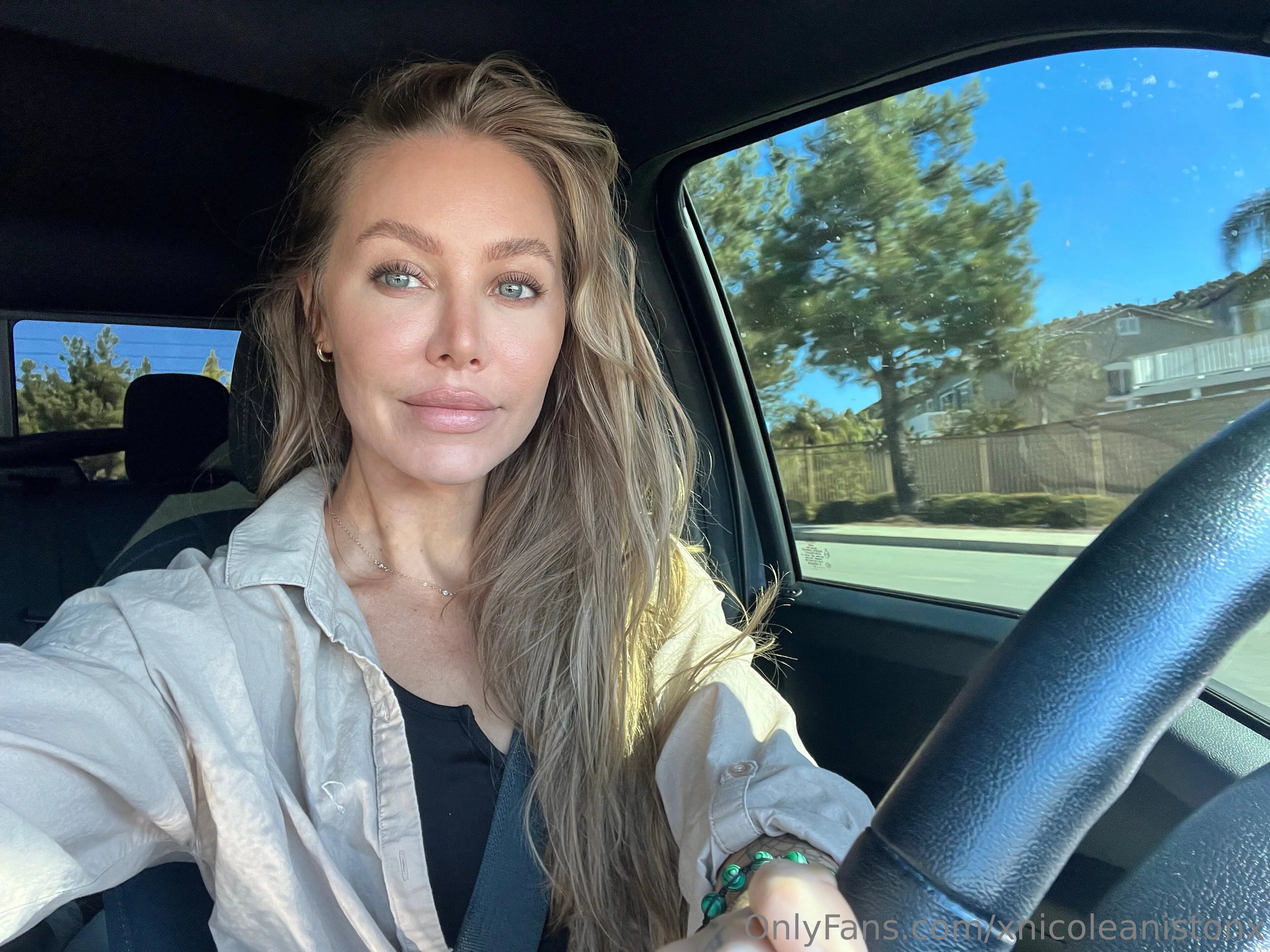 Nicole Aniston photo #38